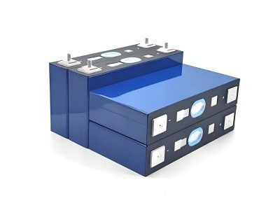 Lithium primary batteries