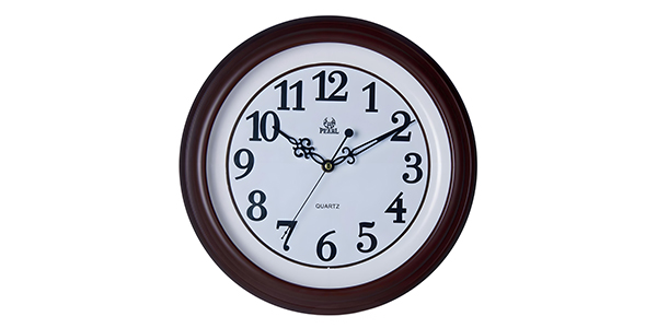 Wristwatch with silver oxide battery inside